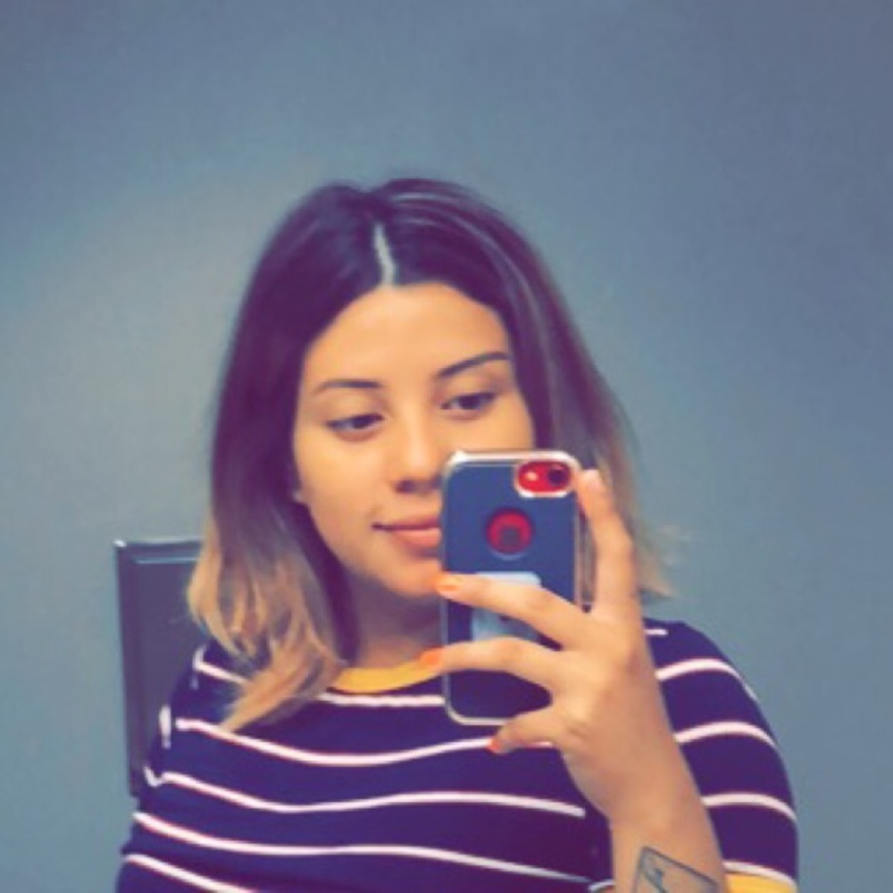 Meet your Posher, Larissa